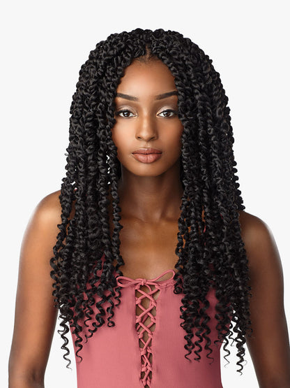 Model wearing Lulutress Passion twists in black front view