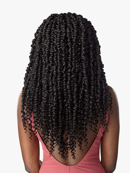 Model wearing Lulutress Passion twists in black back view
