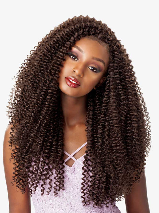 Model wearing Lulutress Water Wave Crochet Hair Extensions 18" front view