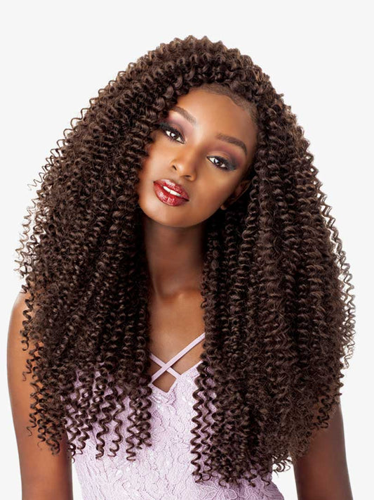 Model wearing Lulutress Water Wave Crochet Hair Extensions 18" front view 